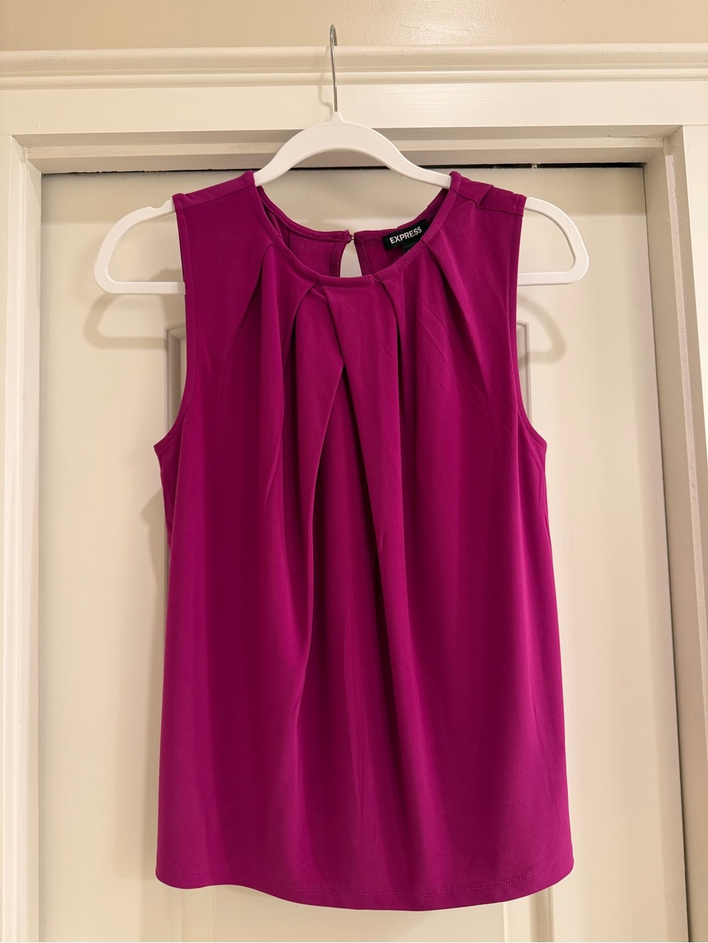 Express  Relaxed Pleated Crew Neck Tank - Fuchsia